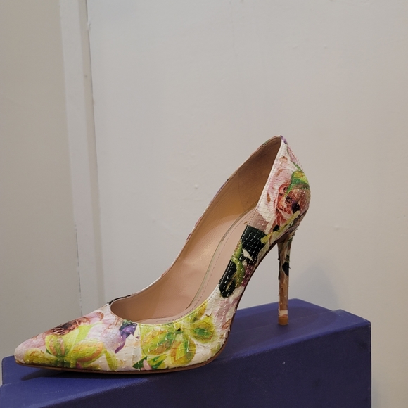 Beautiful pointed toe genuine snake skin floral print high heel shoes - Picture 5 of 8